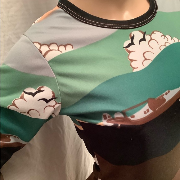 Long Sleeve Graphic Top - Picture 5 of 7